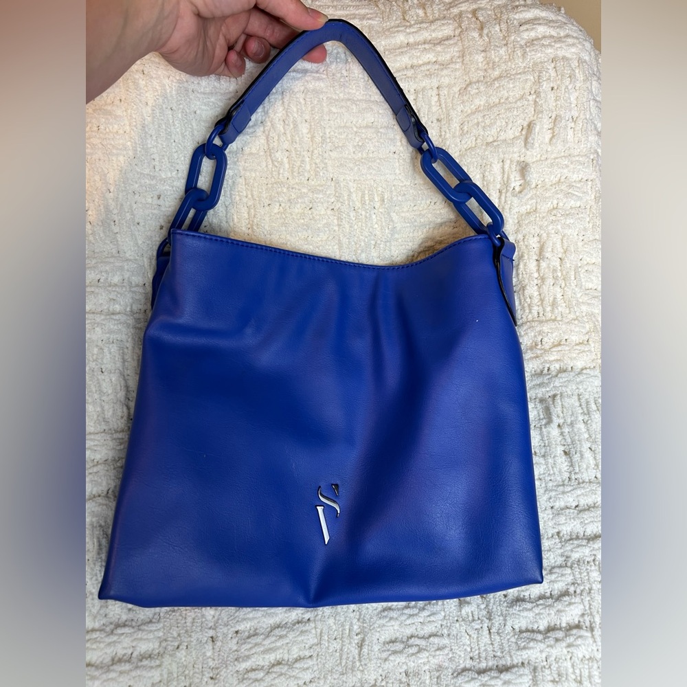 3/$20 Royal Blue Simply Vera Shoulder Bag